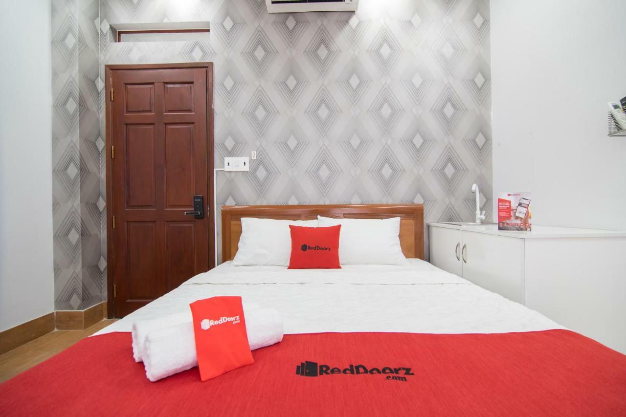 Reddoorz Plus @ Huynh Tan Phat Ho Chi Minh City Exterior photo