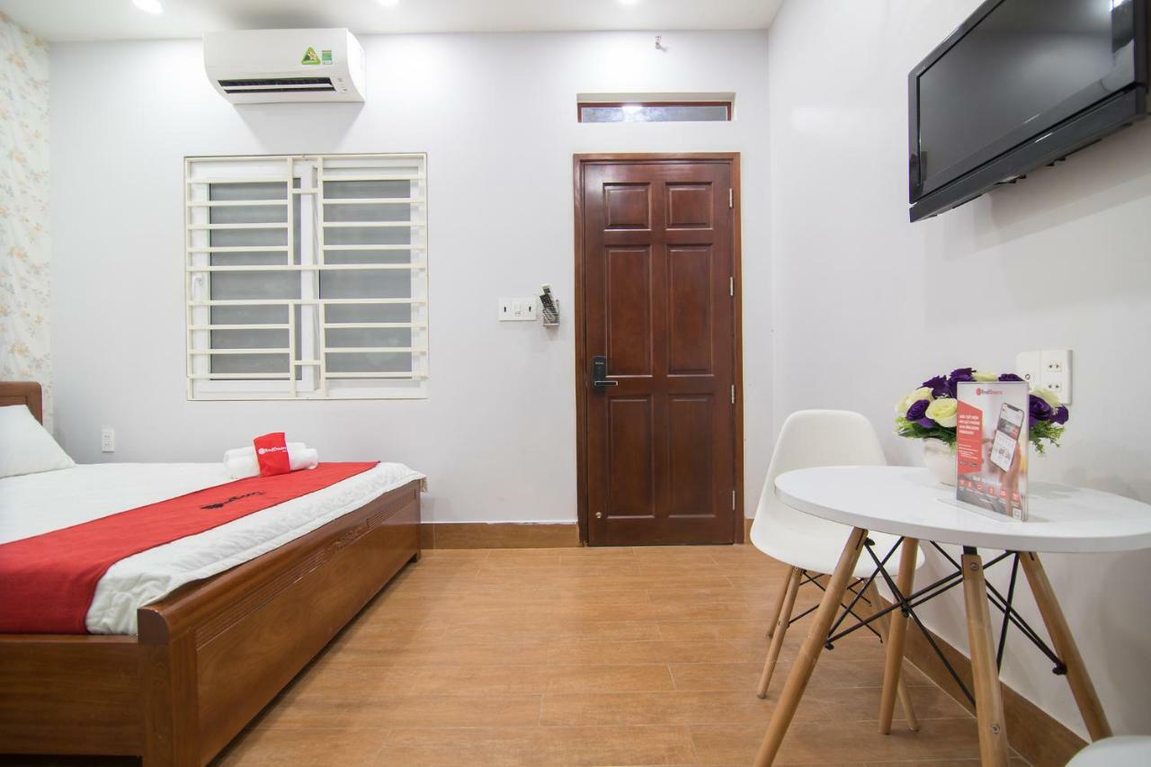Reddoorz Plus @ Huynh Tan Phat Ho Chi Minh City Exterior photo