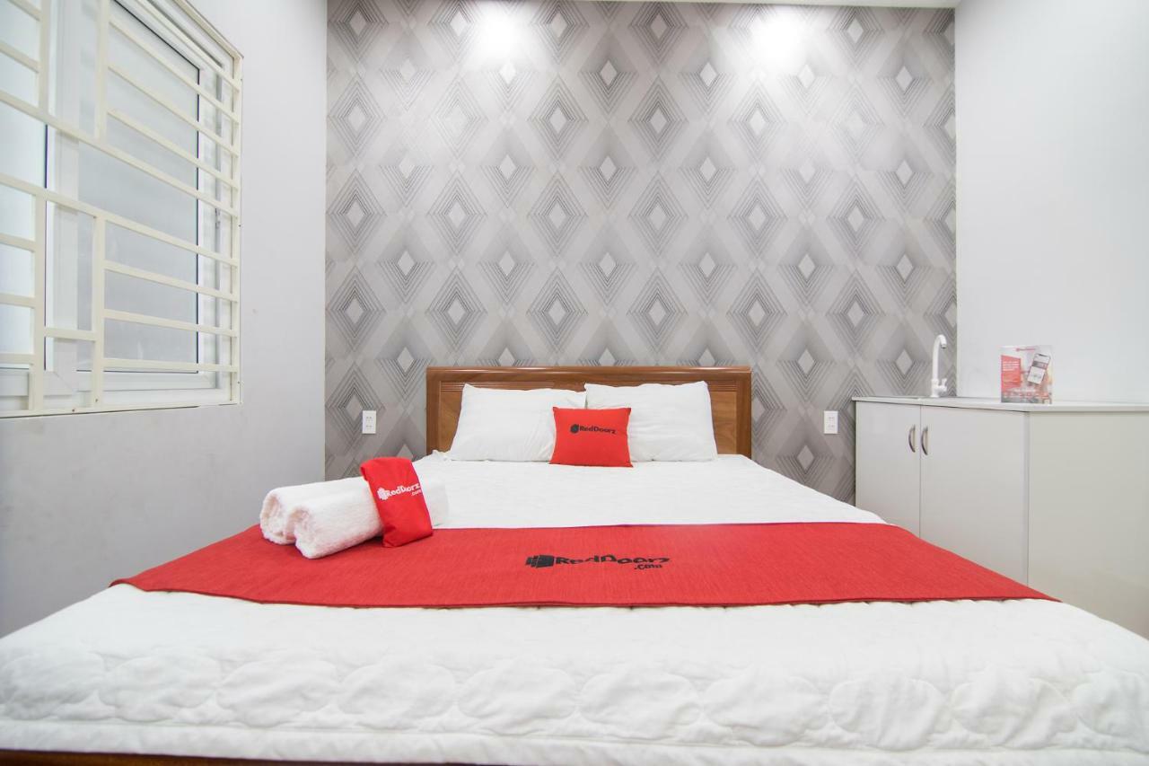 Reddoorz Plus @ Huynh Tan Phat Ho Chi Minh City Exterior photo