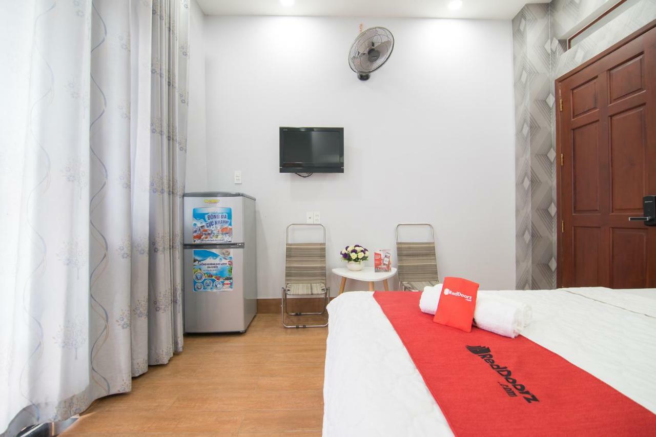 Reddoorz Plus @ Huynh Tan Phat Ho Chi Minh City Exterior photo