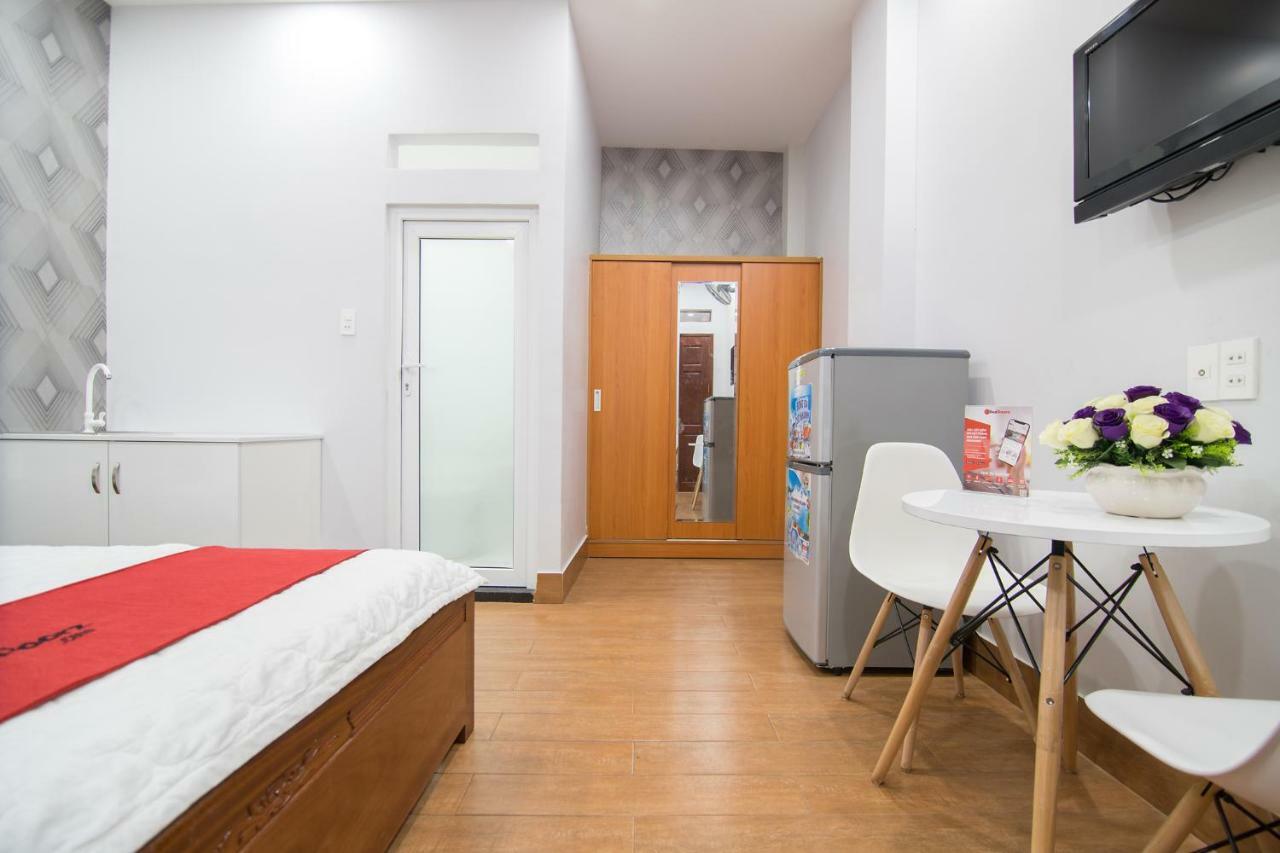 Reddoorz Plus @ Huynh Tan Phat Ho Chi Minh City Exterior photo